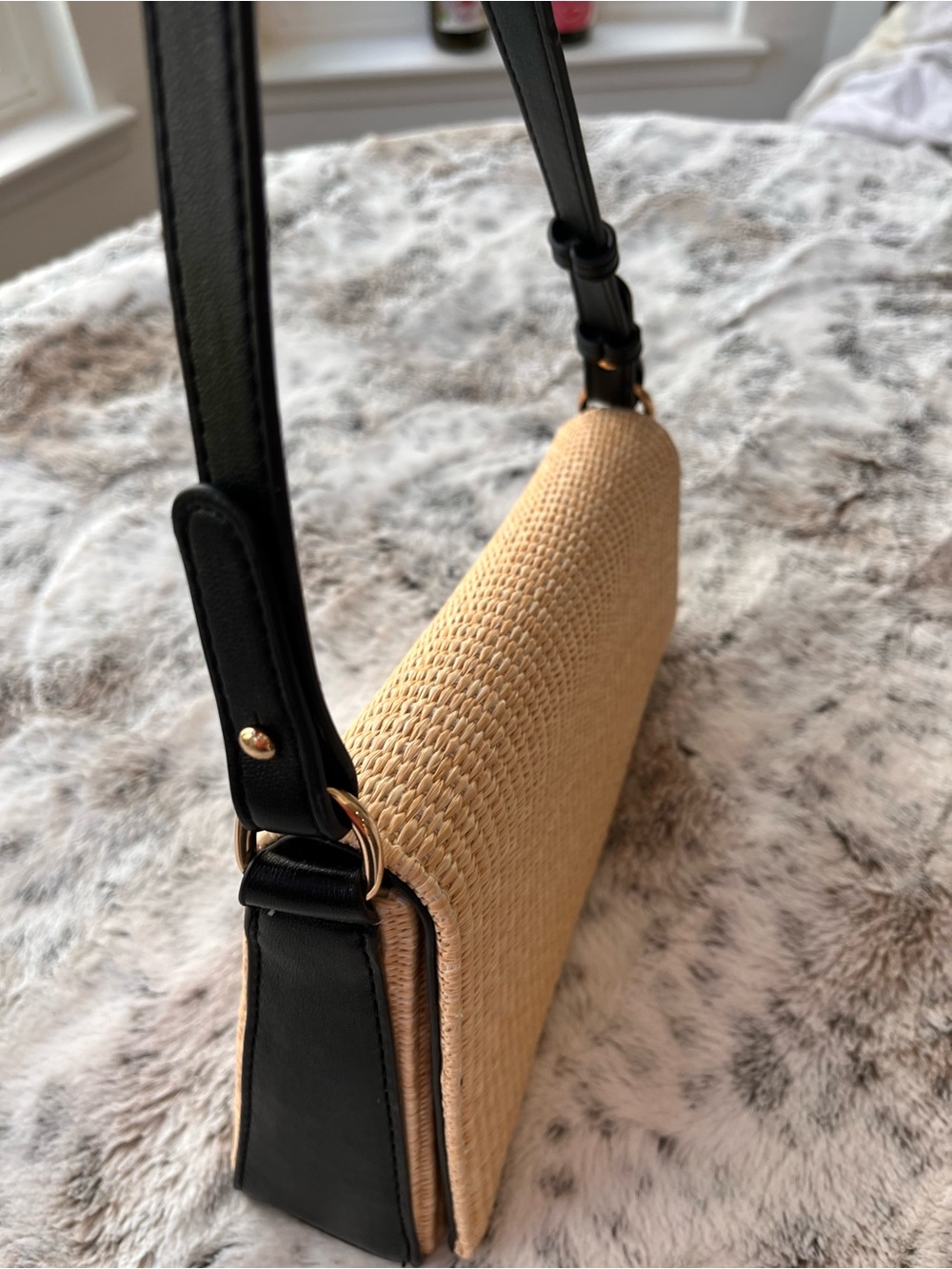 Woven Straw Shoulder Bag with Black Faux Leather Strap - Picture 3 of 9